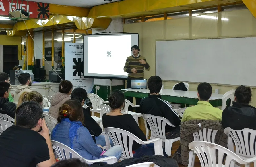 La UTN-FRRG ofrece una serie de cursos destinados a la comunidad