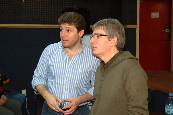 El intendente electo, Gustavo Melella, junto al capacitador Daniel Cravacuore