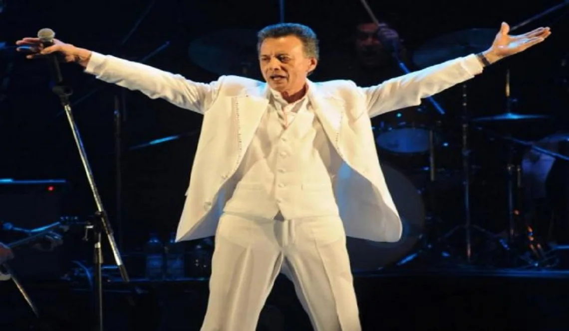 Recital de Palito Ortega en agasajo por el Día de la Madre