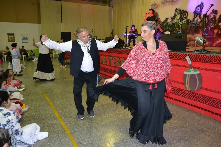 La EADEB festejó el Día de la Tradición con una gran fiesta