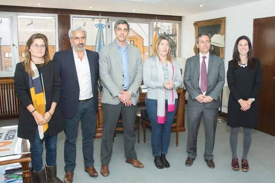 La Gobernadora se reunió con autoridades del PAMI