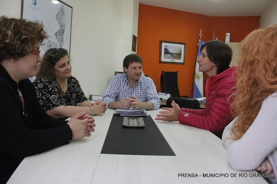 Melella entregó los primeros créditos del año a Pymes locales