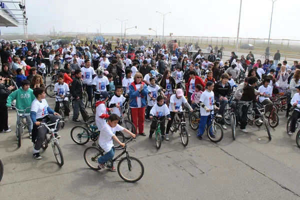 Cientos de chicos acudieron al evento solidario.
