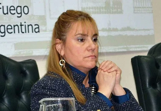 Miriam Boyadjian, entre los senadores que canjearon pasajes no utilizados