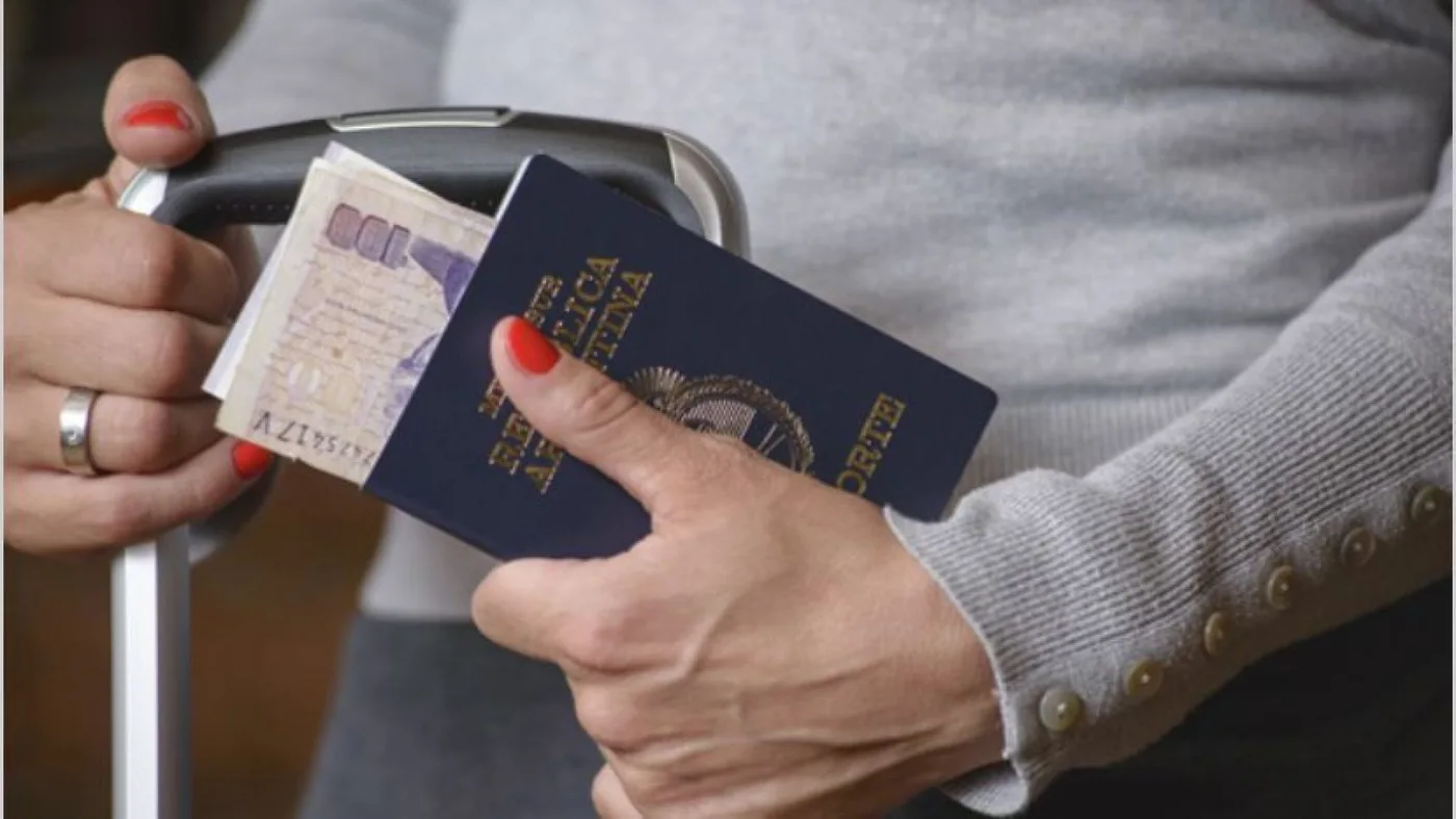 El trámite para renovar el pasaporte pasará de $950 a $1500 y el del DNI, de $100 a $300
