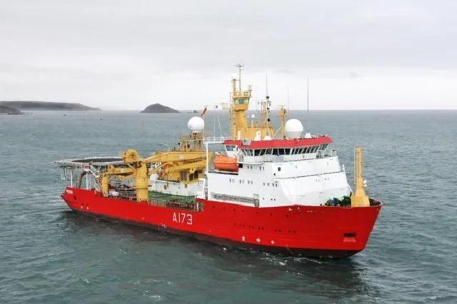 Llegó un barco británico que hará investigaciones en la Antártida