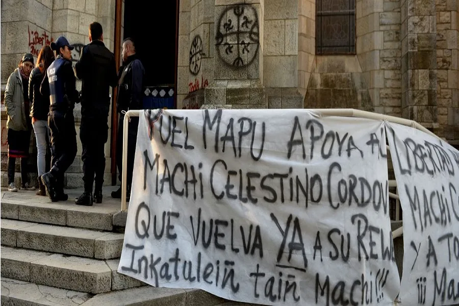 Mapuches tomaron la catedral de Bariloche