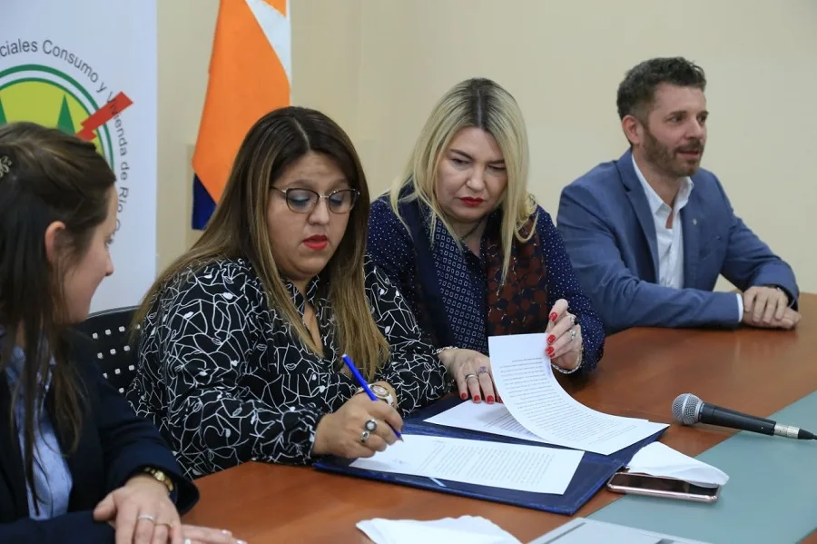 La Cooperativa de Río Grande firmó convenio con Gobierno para facilitar inscripciones de defunción
