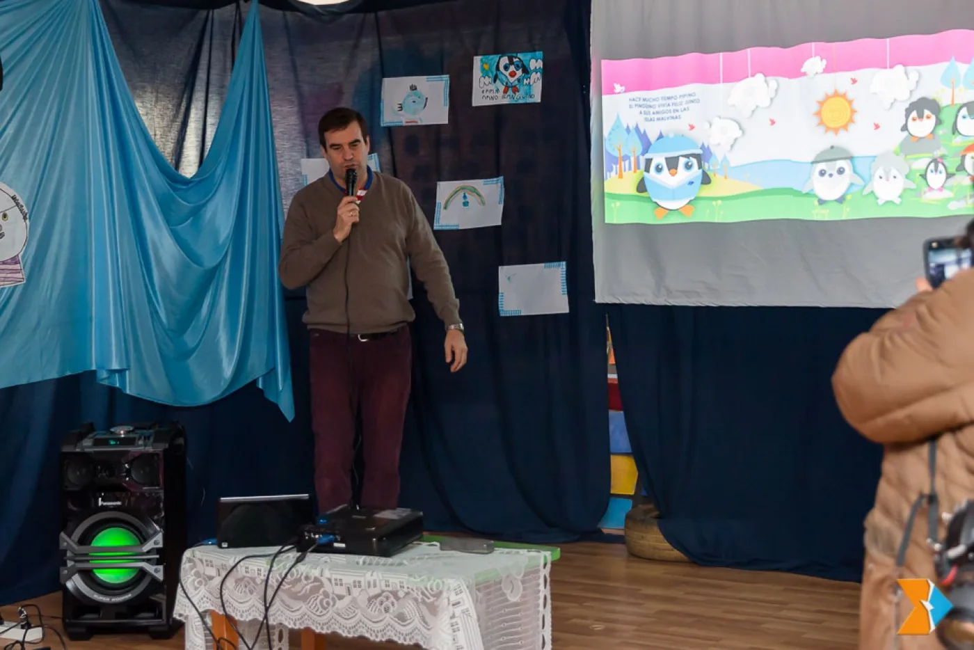 Un excombatiente presenta en Ushuaia su libro de cuentos para niños