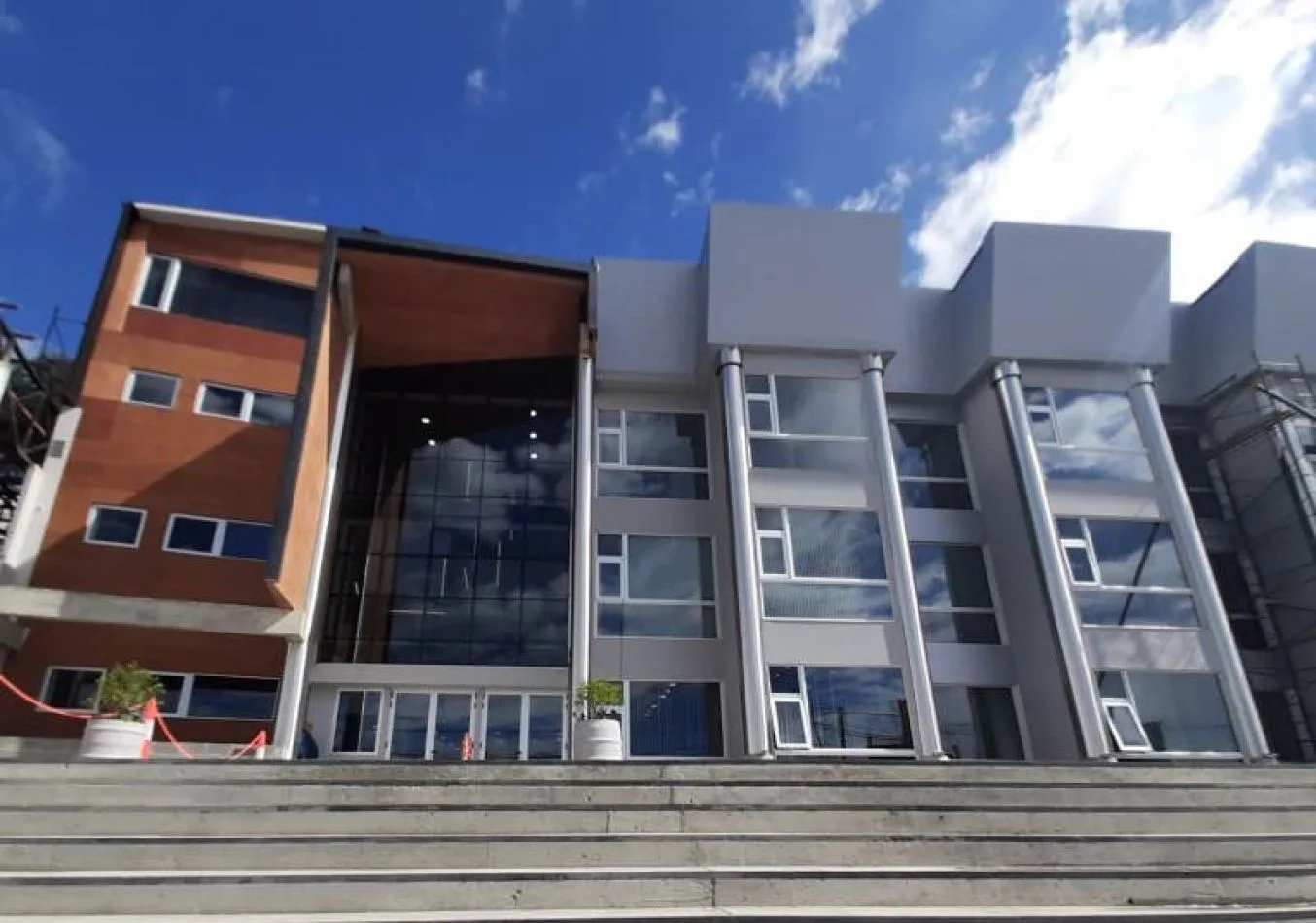Inauguran primera parte de la sede propia del Superior Tribunal de Justicia