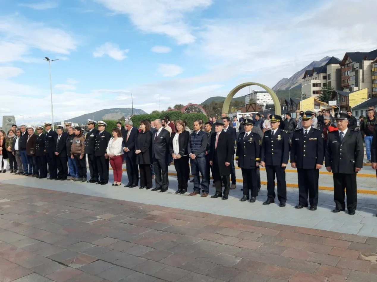 El embajador peruano rindió homenaje a los Combatientes de Malvinas