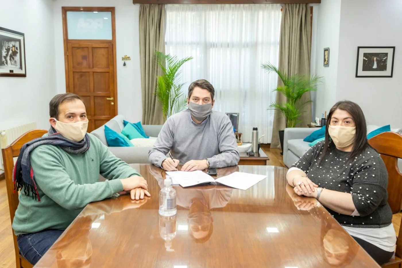 El intendente Martín Perez duplicó la cantidad de becas para estudiantes de educación superior