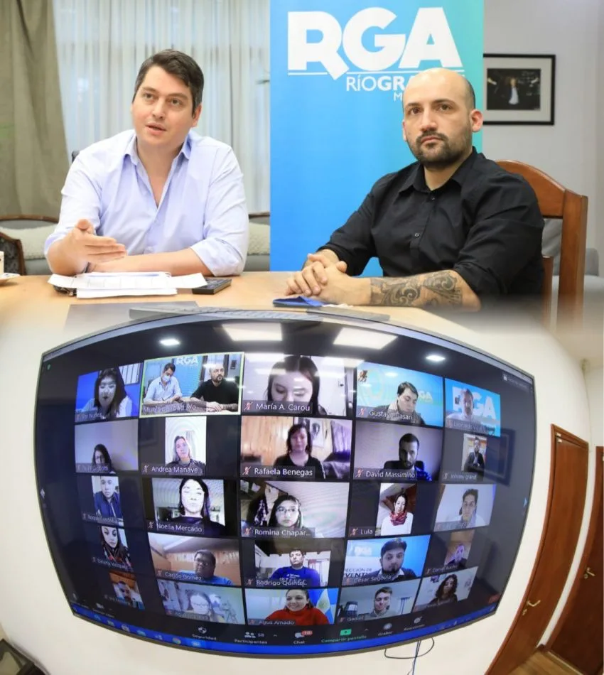 Intendente Martín Perez junto al Gerente de la Agencia Municipal de Deportes, Cultura y Juventud, Sebastián Bendaña,