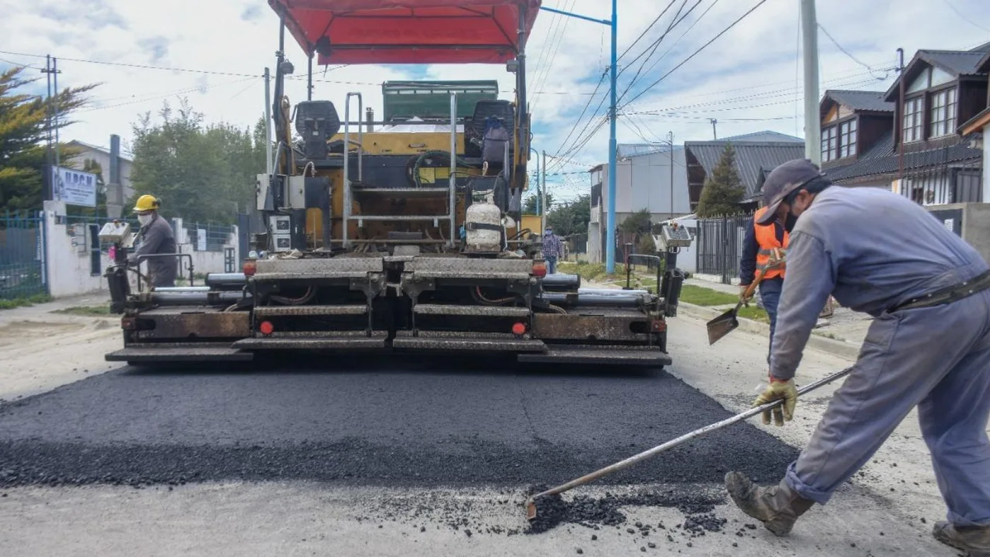 Finalizaron las obras de bacheo y repavimentación del barrio El Libertador en Ushuaia