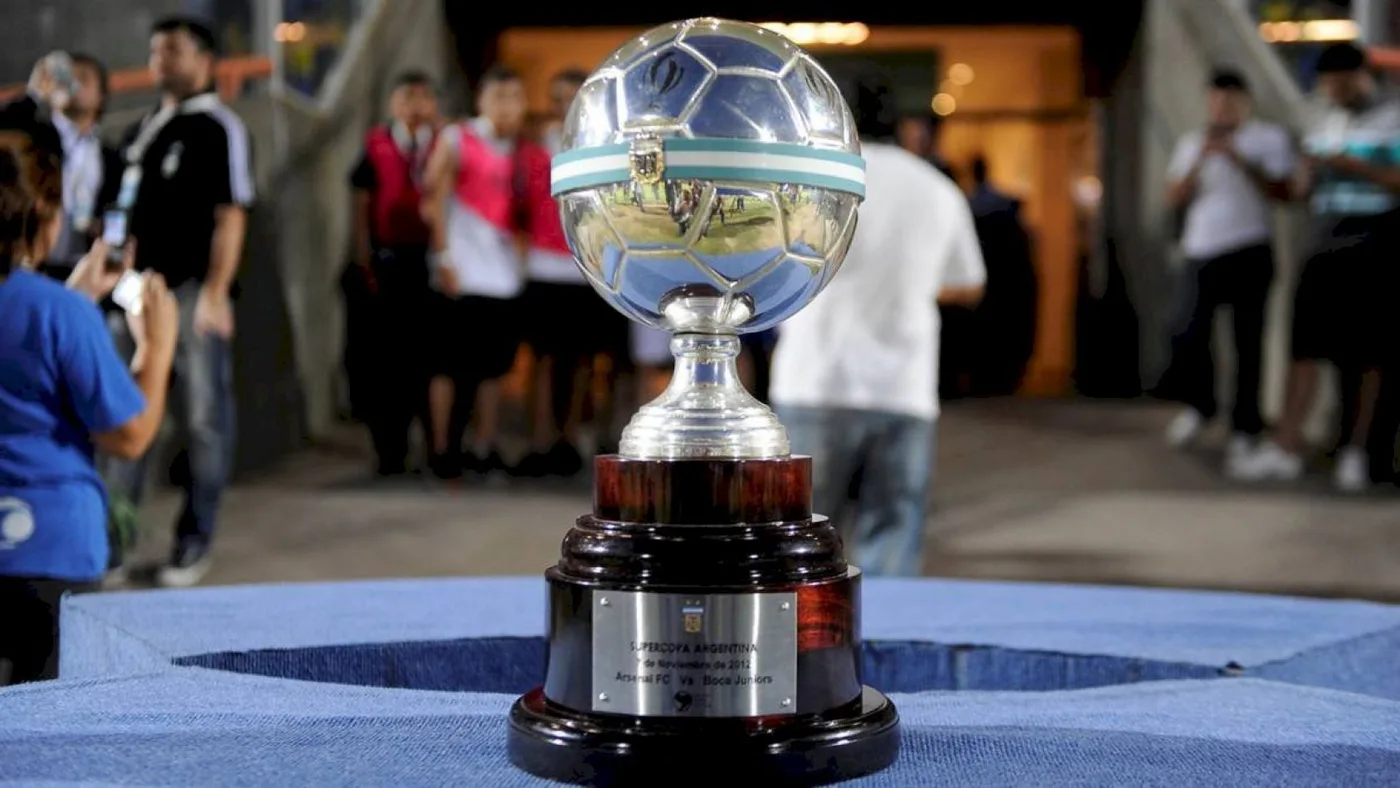 Se trata del partido que debían disputar el campeón del Torneo 2019 y el ganador de la Copa Argentina de ese mismo año, y fue pospuesto por la pandemi