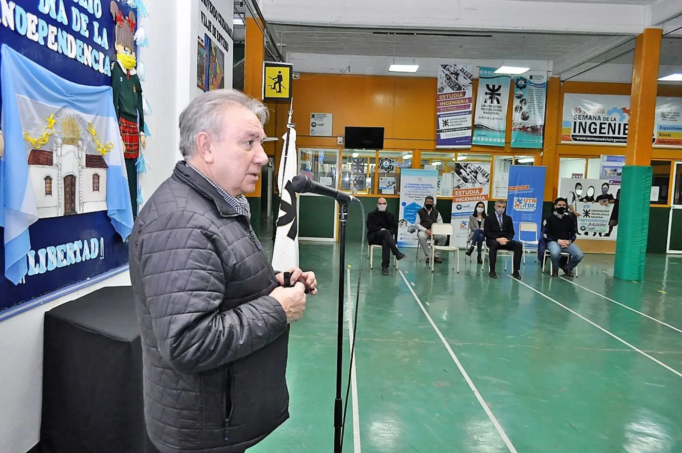 Decano de la Facultad Regional Tierra del Fuego de la Universidad Tecnológica Nacional, ingeniero Mario Félix Ferreyra,
