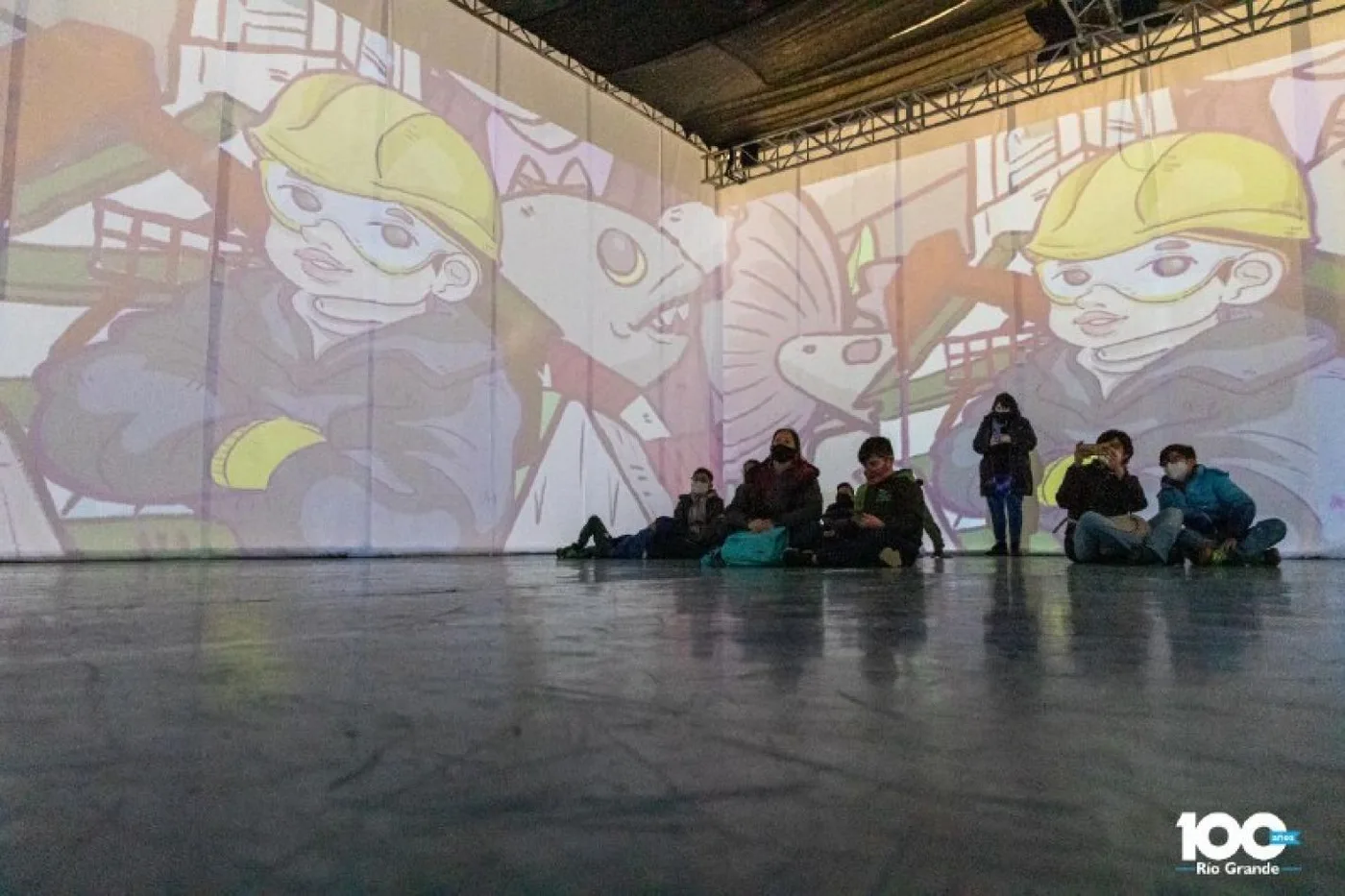 Agencia Municipal de Deportes, Cultura y Juventud, presentó la propuesta del Mapping con la temática del Álbum de Figuritas, en el Carlos Margalot.