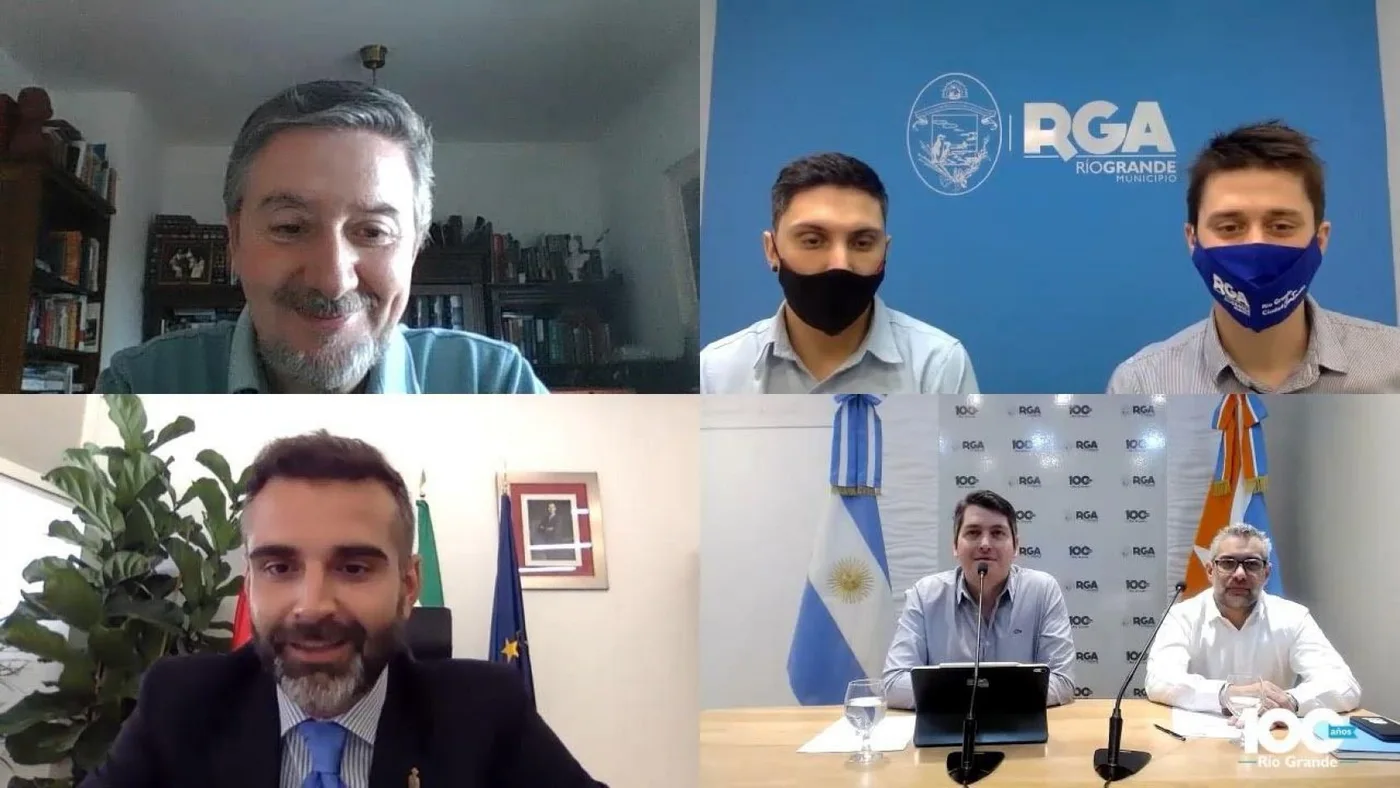 El intendente Martín Perez mantuvo una videoconferencia con autoridades del Ayuntamiento de Almería, España.