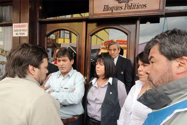Liendo, Martínez Allende y Andrade, durante el diálogo con Perez y Olivares de ATSA.