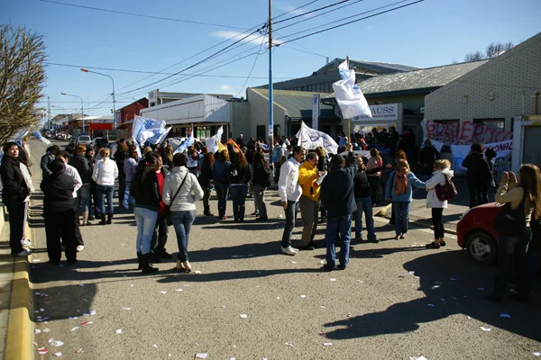 La mnifestación culminó en la delegación local del IPAUSS.