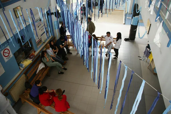 Los trabajadores del nosocomio, durante la espera de definiciones y antes de recibir la novedad.