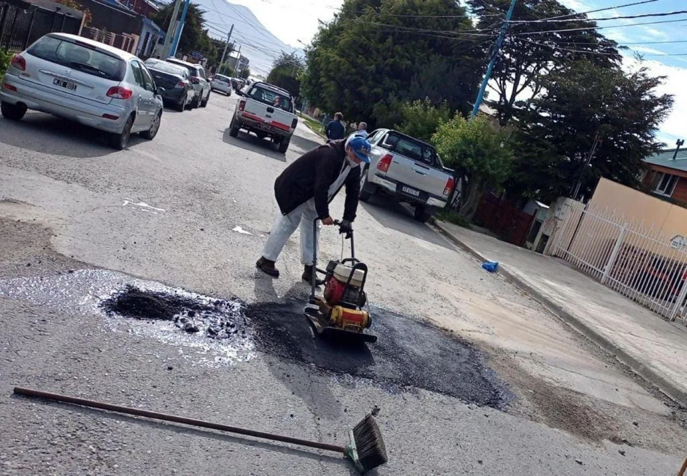 Municipio de Ushuaia avanza con los trabajos de mejoramiento en las calles de la ciudad