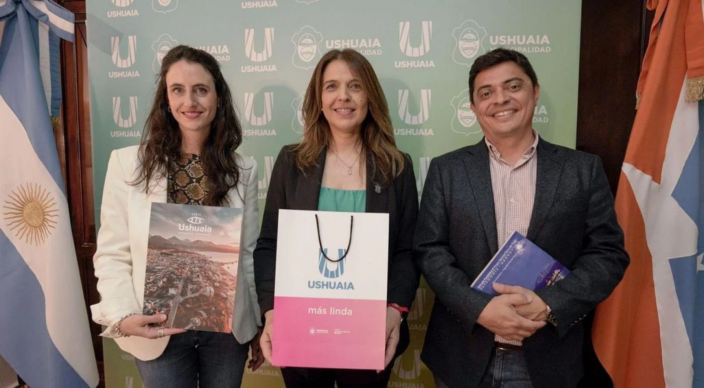Municipio de Ushuaia firmó un convenio de cooperación Turística con la ciudad cordobesa Capilla del Monte.