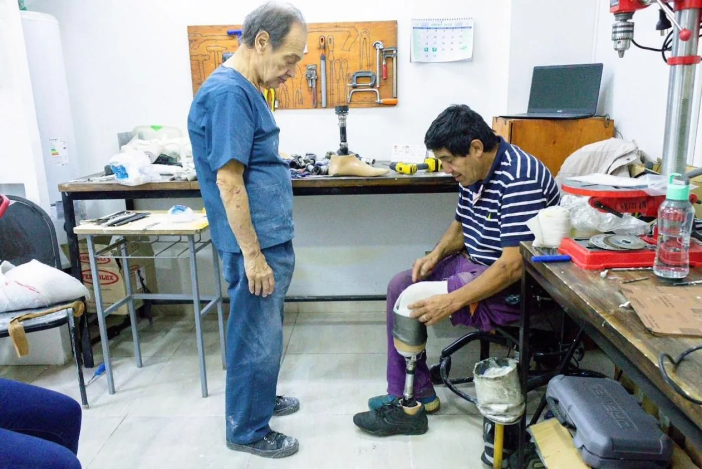 Centro de Rehabilitación Ushuaia entrega prótesis a pacientes para mejorar la calidad de vida.