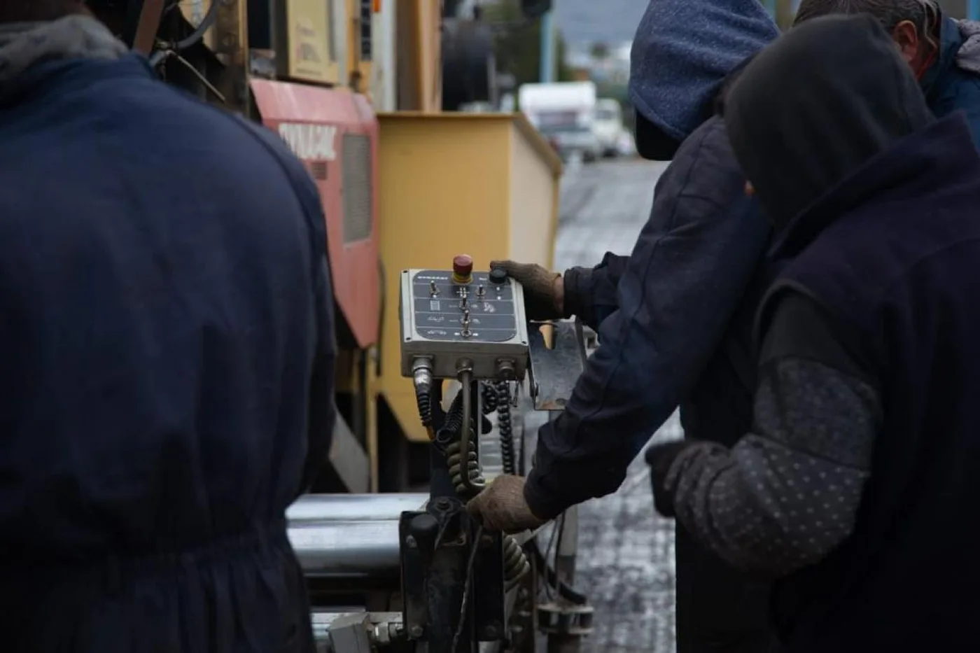 Repavimentan la calle Yamanas y continúan en Pastor Lawrence.