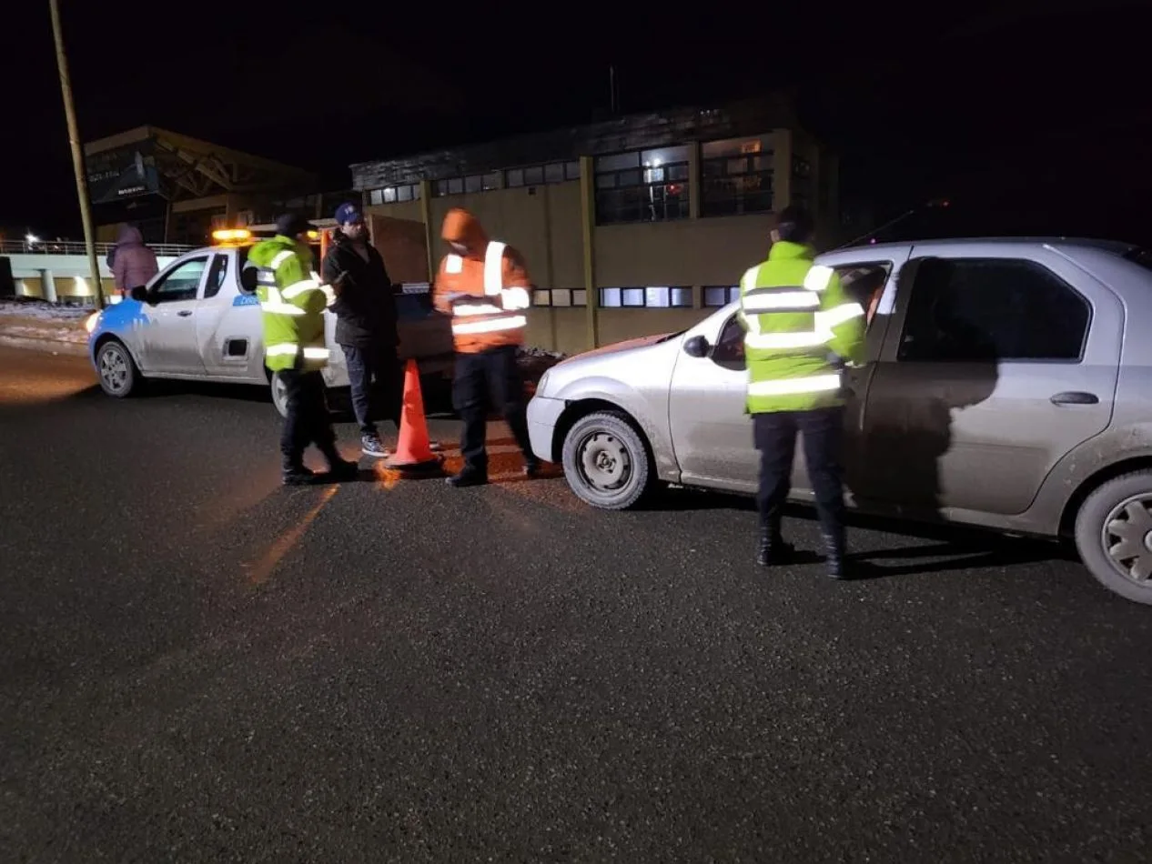 Controles realizados por el personal de Tránsito en diferentes áreas de la ciudad de Ushuaia.