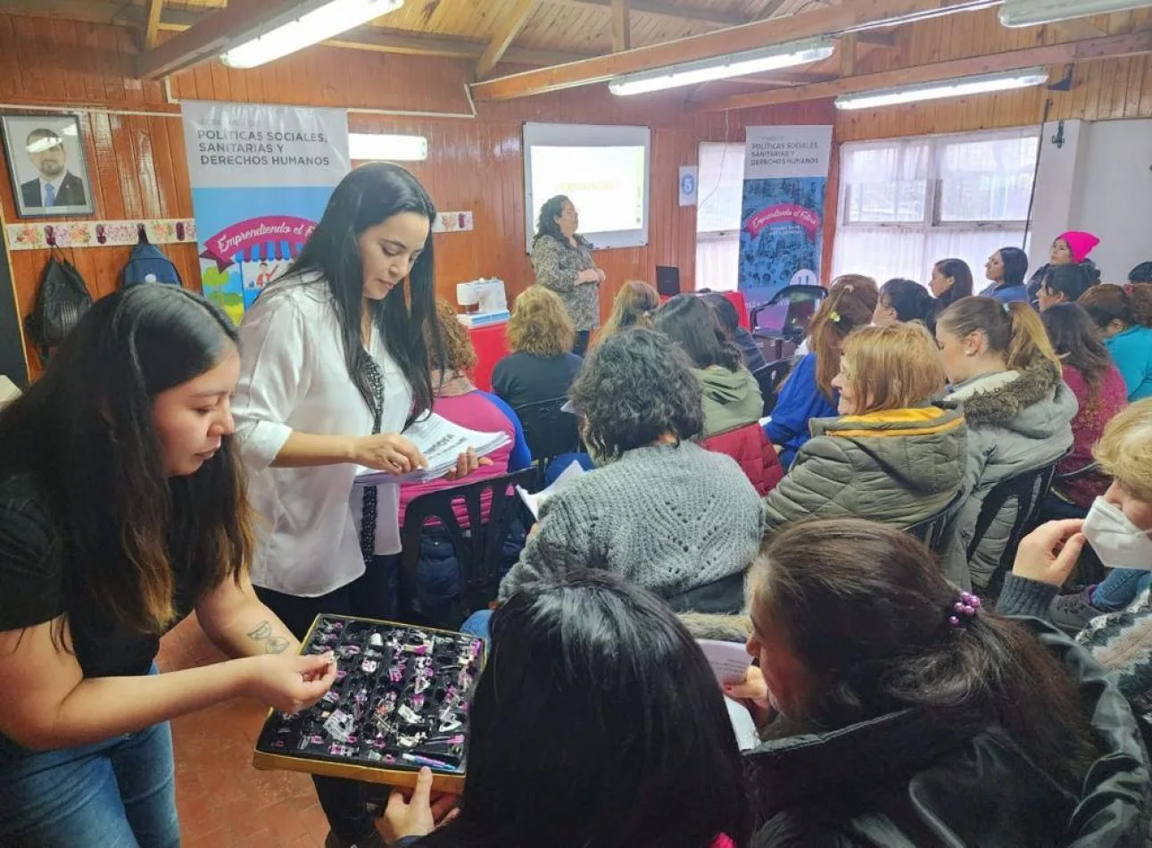 Se realizó capacitación sobre uso y mantenimiento de herramientas para confección de indumentaria.