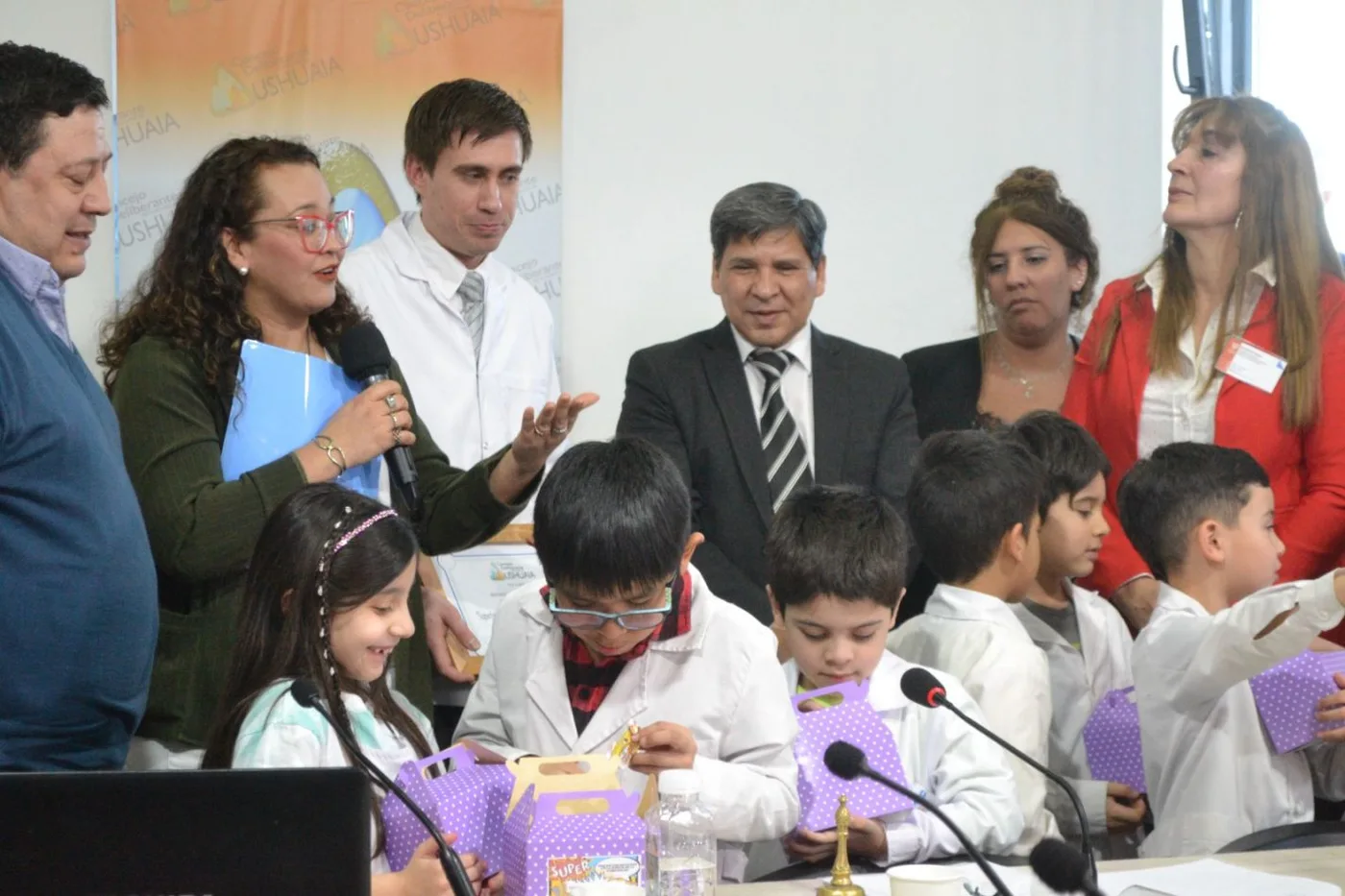 Alumnas y alumnos de la Escuela 22 expusieron en el Concejo Deliberante de Ushuaia