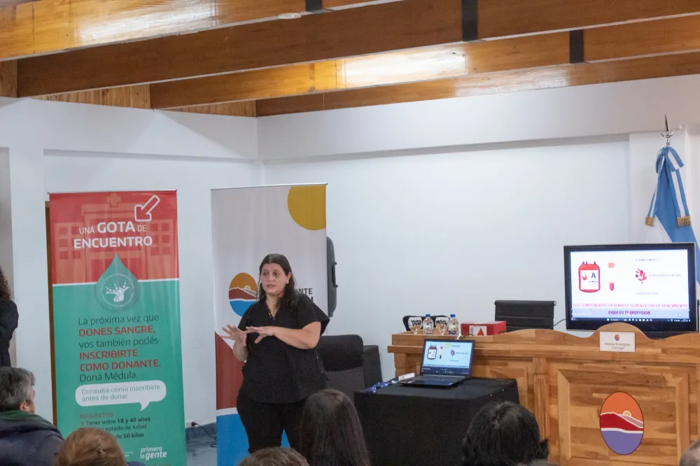 Ccharla "Vida en tus venas, la maravilla de donar sangre".