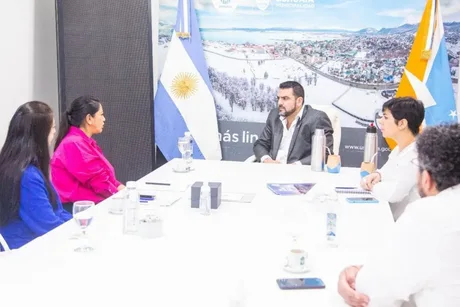 Paola Pabón es una autoridad seccional de alta relevancia a nivel nacional en el Ecuador y con reconocimiento a nivel regional.