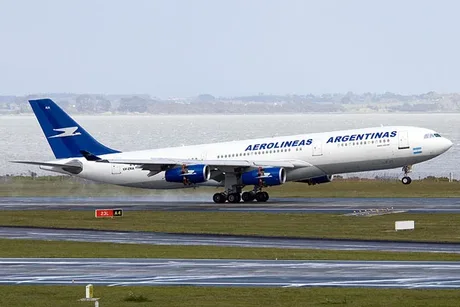 Con un Aribus A-340 se cubrirán los vuelos aplazados.