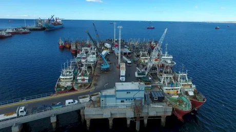 El Sindicato de Obreros Marítimos Unidos advirtió por 300 casos de coronavirus en 13 barcos que se encuentran en las inmediaciones de Puerto Madryn.