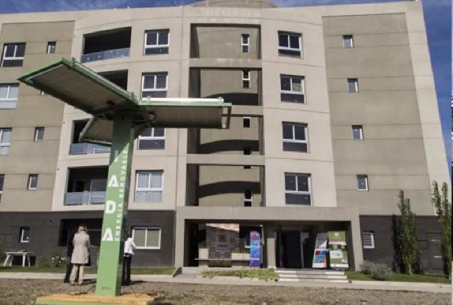 Salta presentó el primer edificio que genera más energía de la que consume