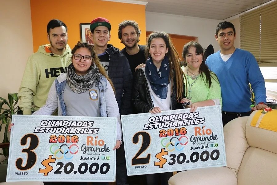 Se entregaron los premios a los ganadores de las olimpiadas estudiantiles