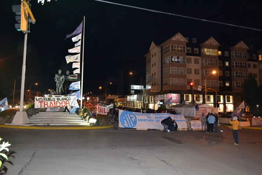 Dirigentes del Sutef anunciaron el desarme del acampe de Belgrano y San Martín