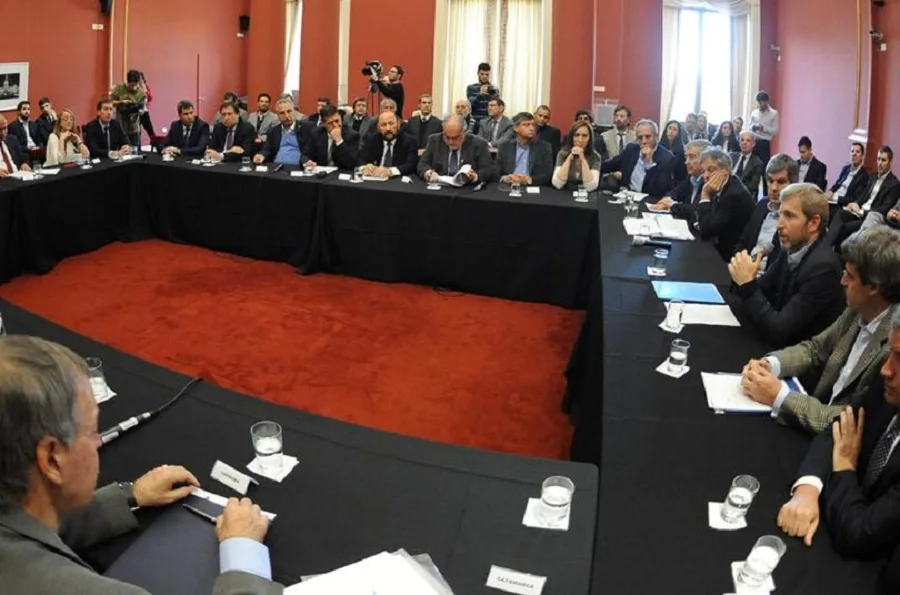 Coparticipación: Se firmó el acuerdo para la devolución del 15%