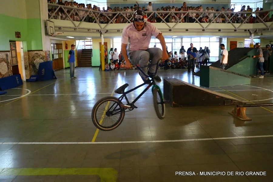 El Skate Park  móvil con múltiples actividades por el mes del niño