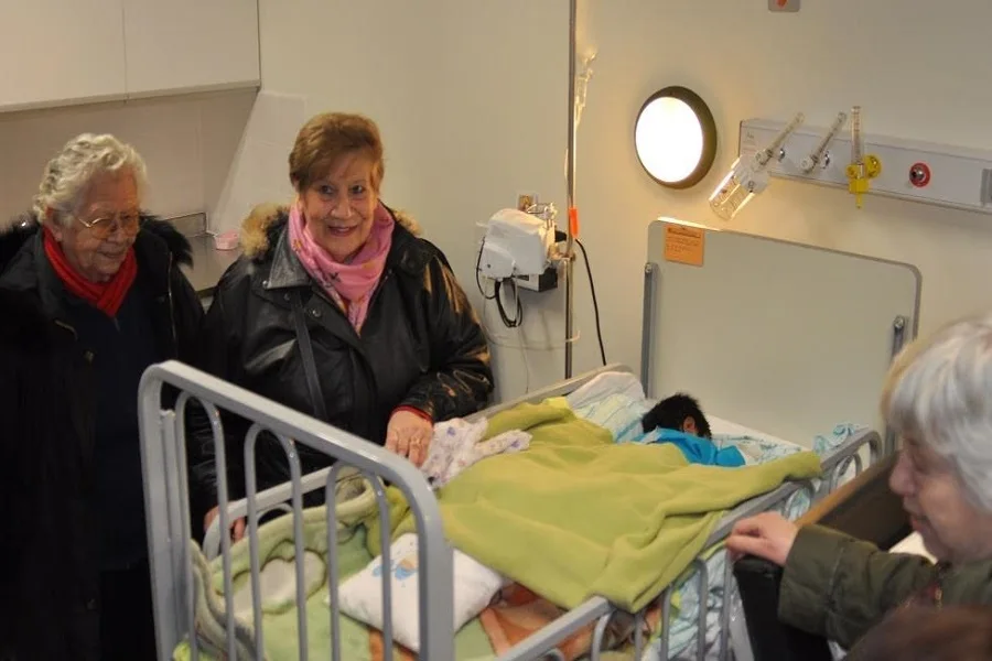 Coordinación de la Tercera Edad entregó elementos a niños internados