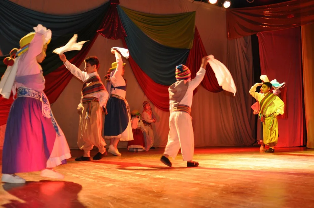 Cientos de pequeños bailaron en el Arte del Movimiento Infantil