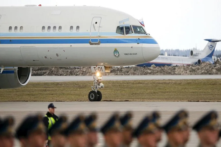 El Gobierno pone a la venta el Tango 01 y compra un avión de U$S 40 millones