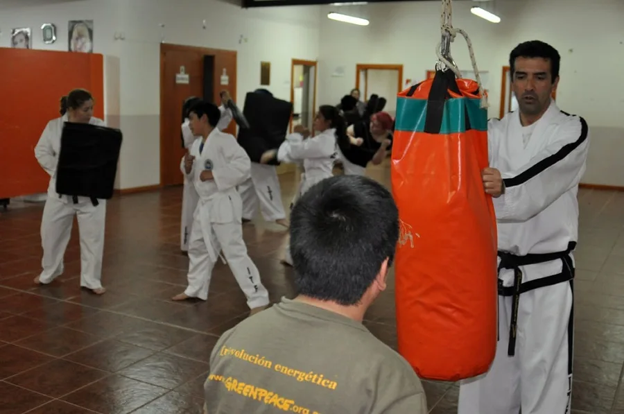 Mas de 50 chicos participan de las clases de Taekwondo