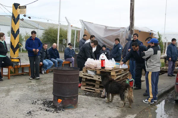 Los trabajadores de Teltron llevan 25 días de paro.