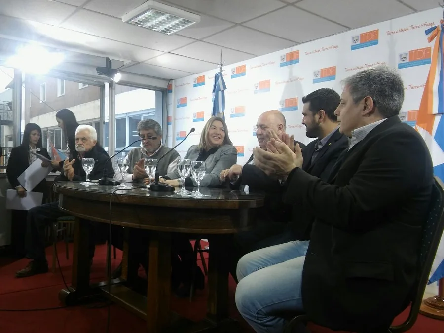 Convenio entre Gobierno Provincial, Municipalidad de Ushuaia y la UNTDF