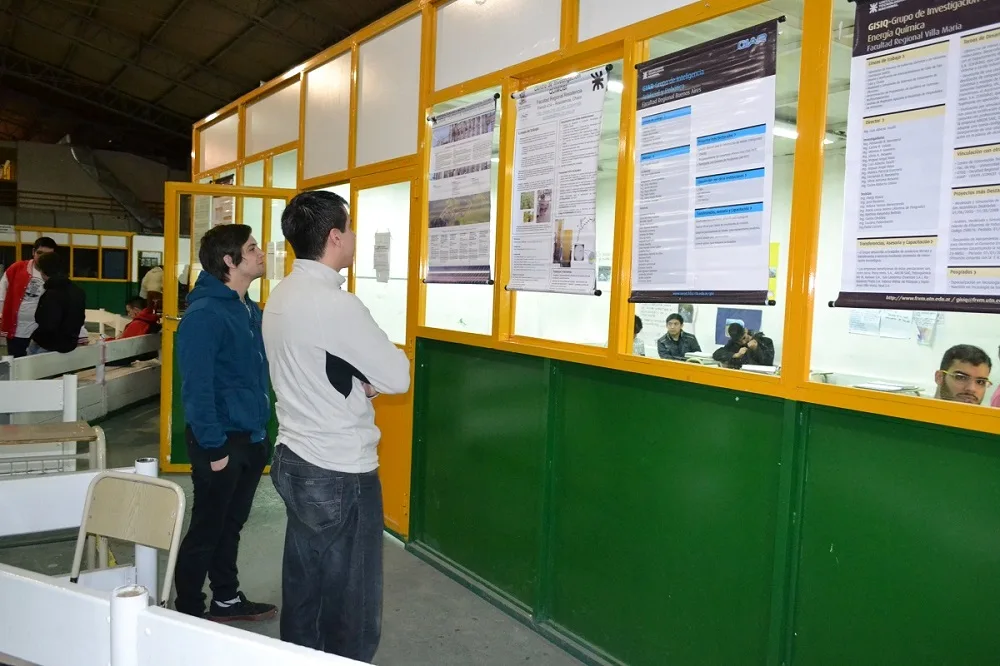 Muestra intinerante tecnológica, en la Facultad Regional Río Grande