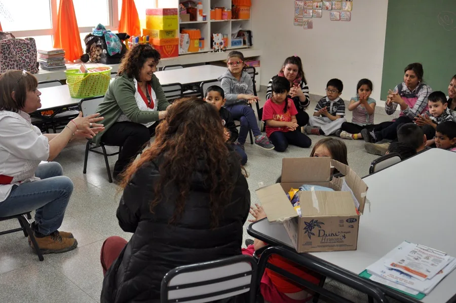 Promotores de Salud llevaron actividades a niños del Jardín de Infantes N° 26