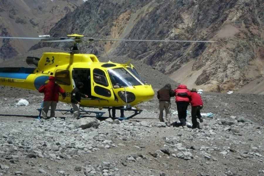 Comenzarán a cobrar los rescates aéreos por emergencias en el cerro Aconcagua